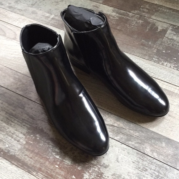 Zara black and gold trim ankle booties size 7 1/2 - Picture 3 of 5